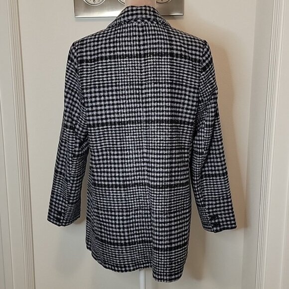 Old Navy, Size M, Soft-Brushed Oversized Blazer, Black, Gray-Blue Plaid, EUC - Picture 4 of 12